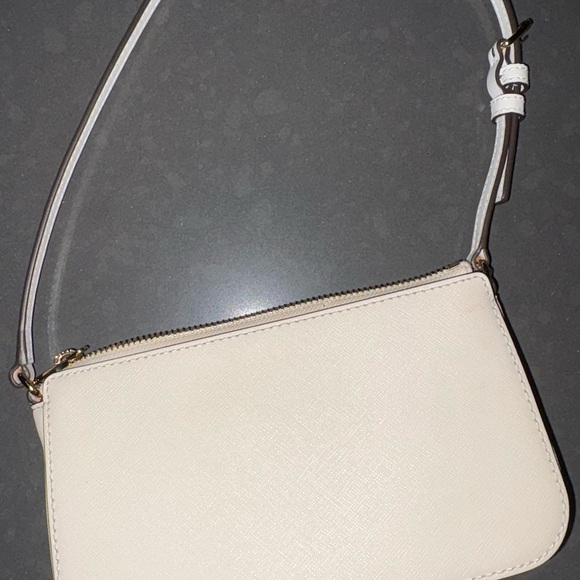 NWOT Michael Kors cream colored mini-purse with Gold Accents zip closure bag - Picture 3 of 5